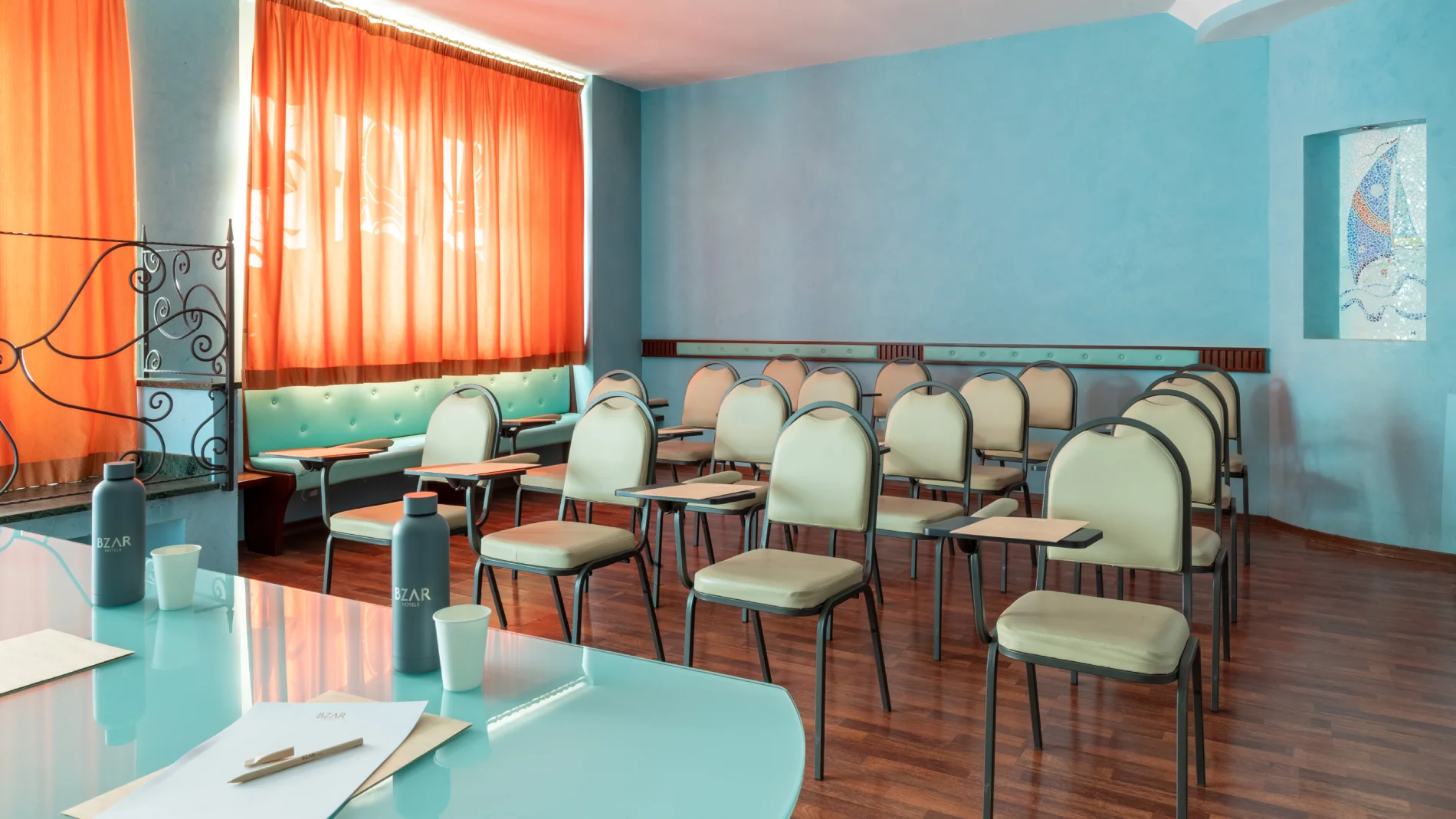 Conference room with theater seating and natural light, ideal space for corporate events and meetings in Pisa - Hotel La Pace, BZAR hotels in Pisa