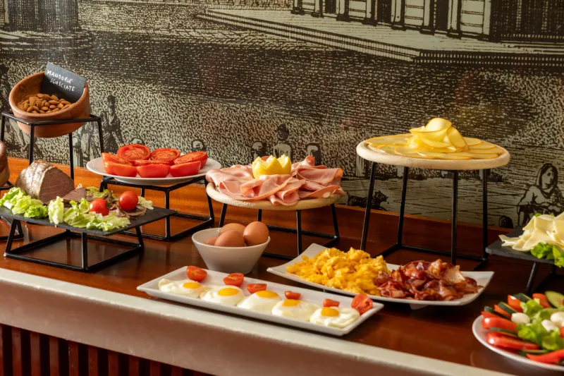 Breakfast buffet with eggs, cold cuts and cheeses, complete offering for guests staying in Pisa - Hotel La Pace, BZAR hotels in Pisa