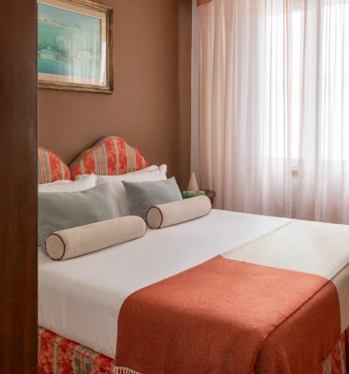 Economy Double rooms in Italy
